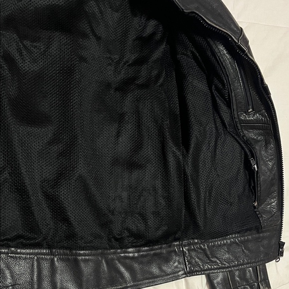 Men's Black Leather Jacket - Picture 15 of 16
